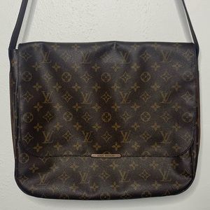 Louis Vuitton Monogram Messenger Bag